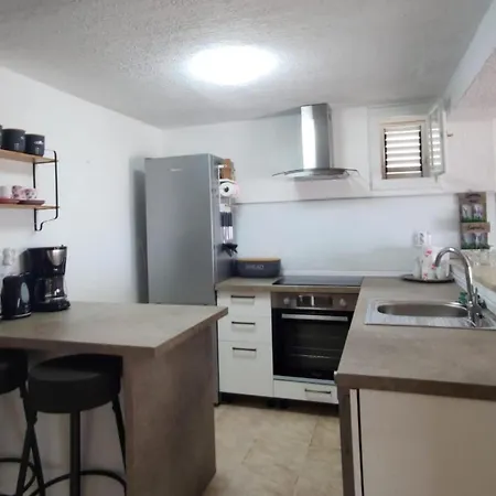 Three Bedroom トロギール