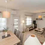 Three Bedroom فيلة *