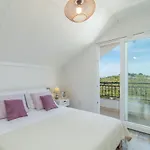 فيلة Three Bedroom تروغير
