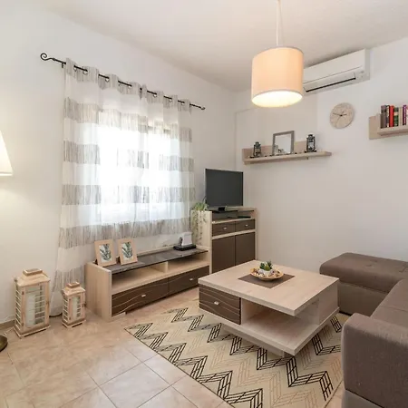 Willa Three Bedroom *
